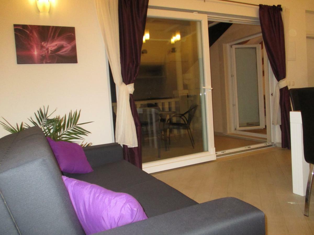 Carol Apartment Sreser